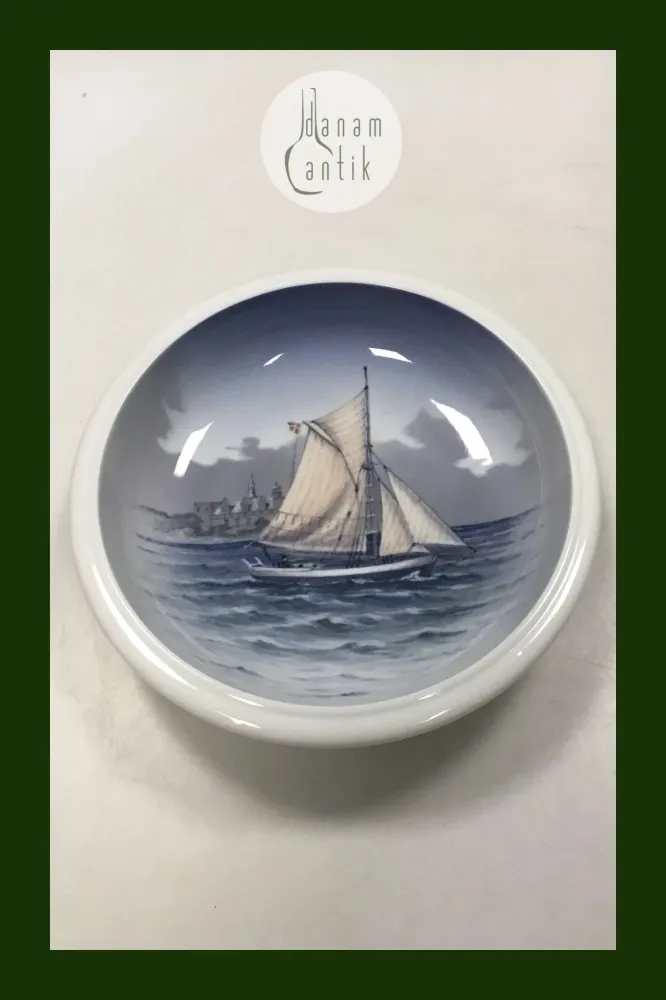 Royal Copenhagen Art Nouveau Flad Skål No 2876/3606
