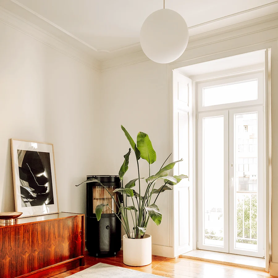 OPAL GLOBE PENDEL SORT 500mm DYKE & DEAN
