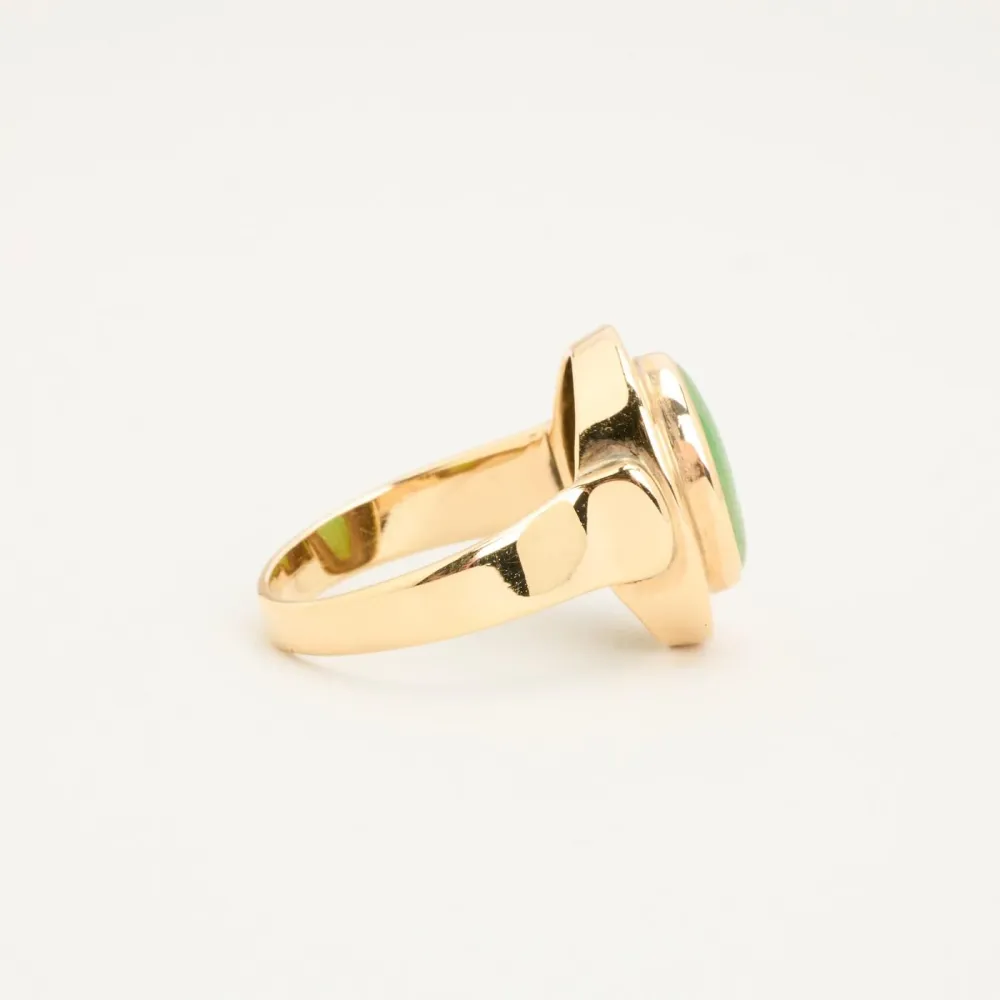 Cocktail ring i 14K guld med en jade, str. 51
