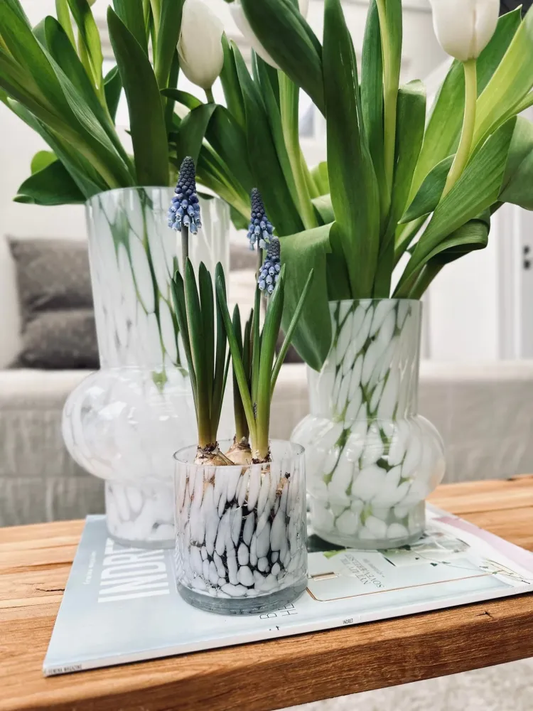 Fyrfadsstage i mundblæstglas White