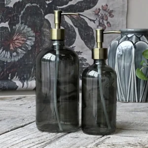 Sæbedispenser i glas i kul/grå