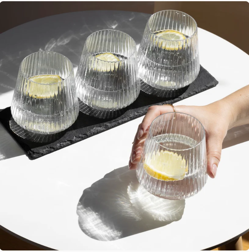 Stilrene plastikglas til hverdag og fest - 4 stk