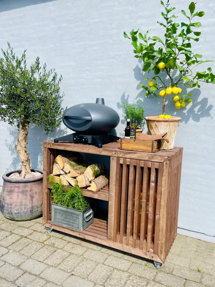 Premium Grillbord med Gasflaskeskjuler | Brunbejdset 52
