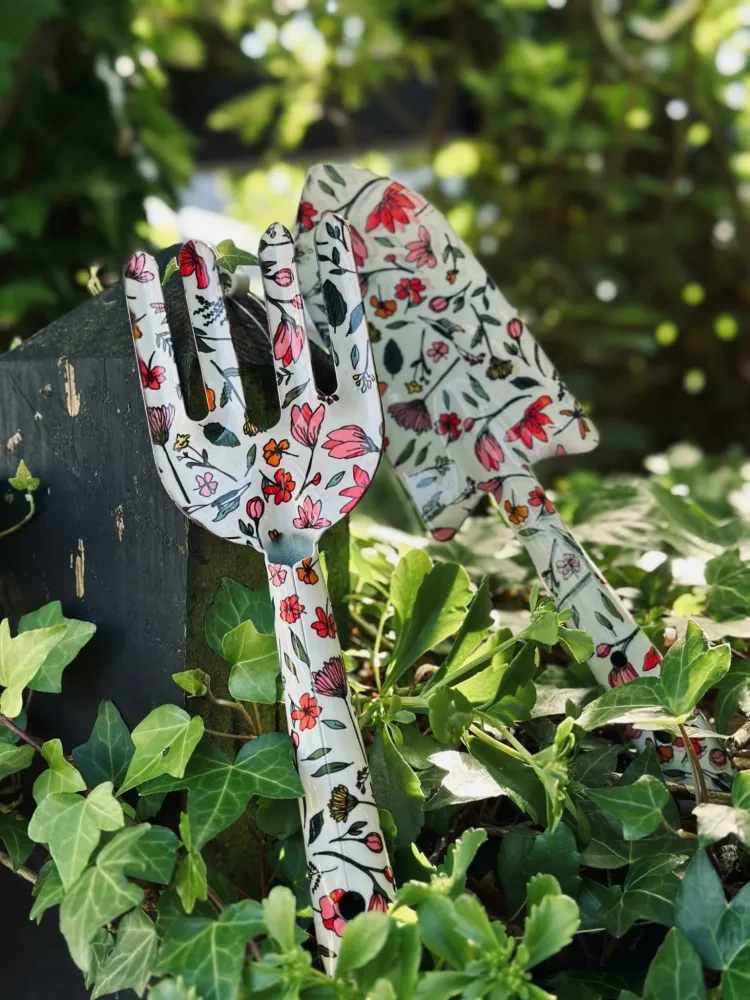Haveredskaber – Flora white