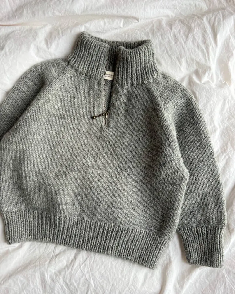 Zipper Sweater Letvægt - Junior, PetiteKnit, trykt strikkeopskrift