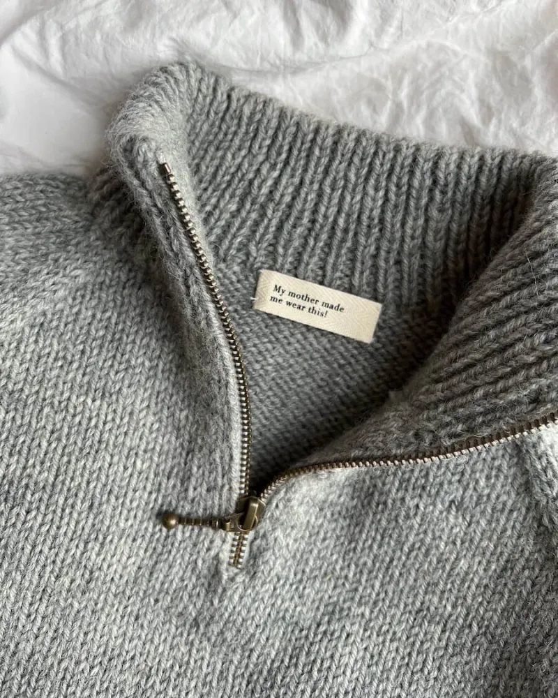 Zipper Sweater Letvægt - Junior, PetiteKnit, trykt strikkeopskrift