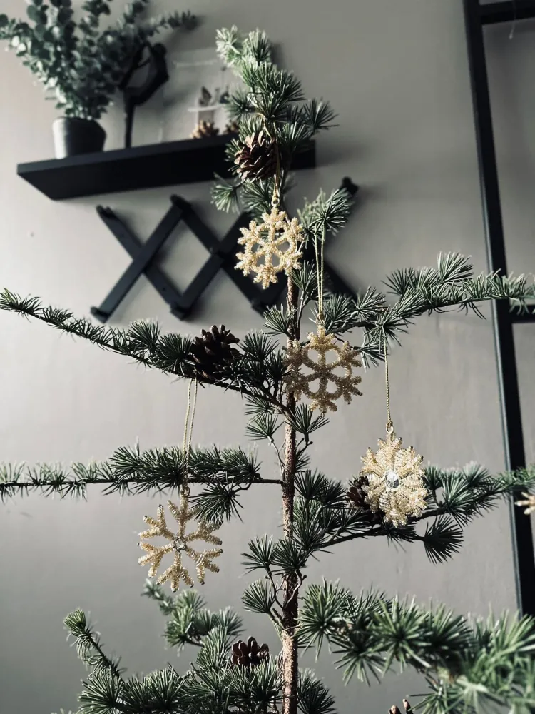 Juleophæng Snefnug mix guld 8cm