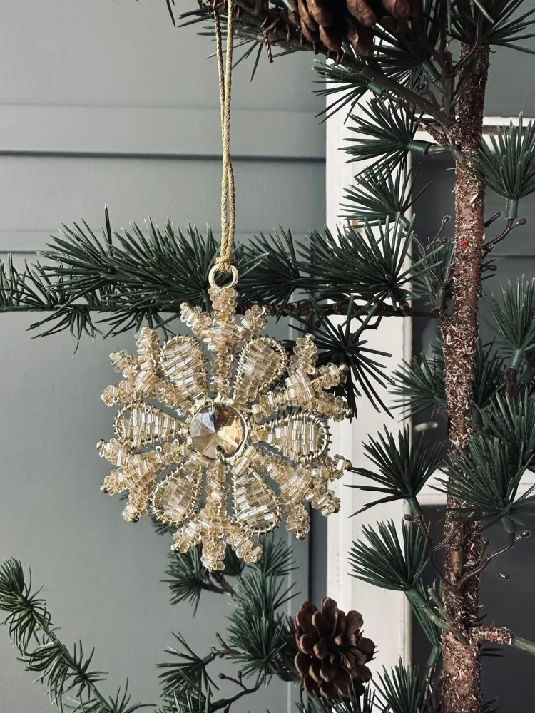 Juleophæng Snefnug mix guld 8cm