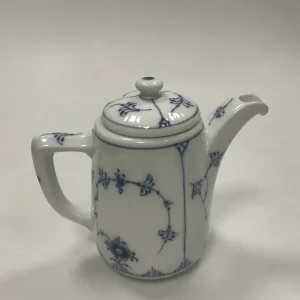 Royal Copenhagen Musselmalet Riflet Hotel Kaffekande No. 2214