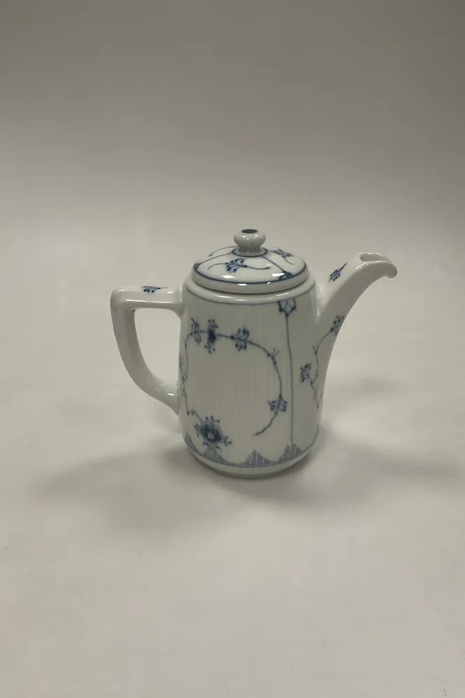 Royal Copenhagen Musselmalet Riflet Hotel Kaffekande No. 2214