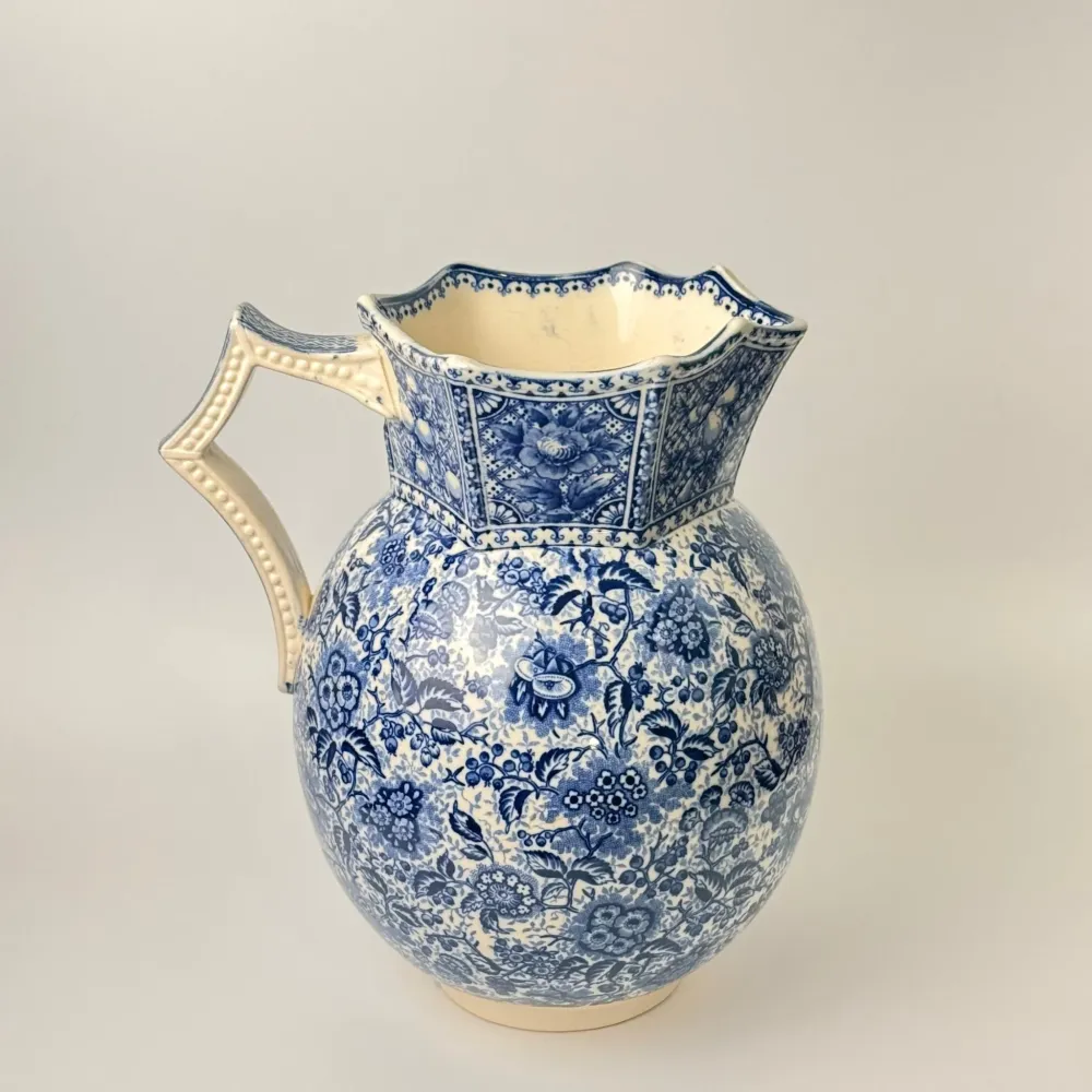 Antik J.F. Wileman “French” kande – Foley Pottery Staffordshire ca. 1892–1905