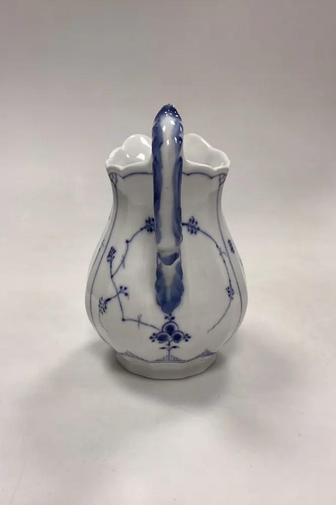 Royal Copenhagen Musselmalet Riflet Kande No. 355