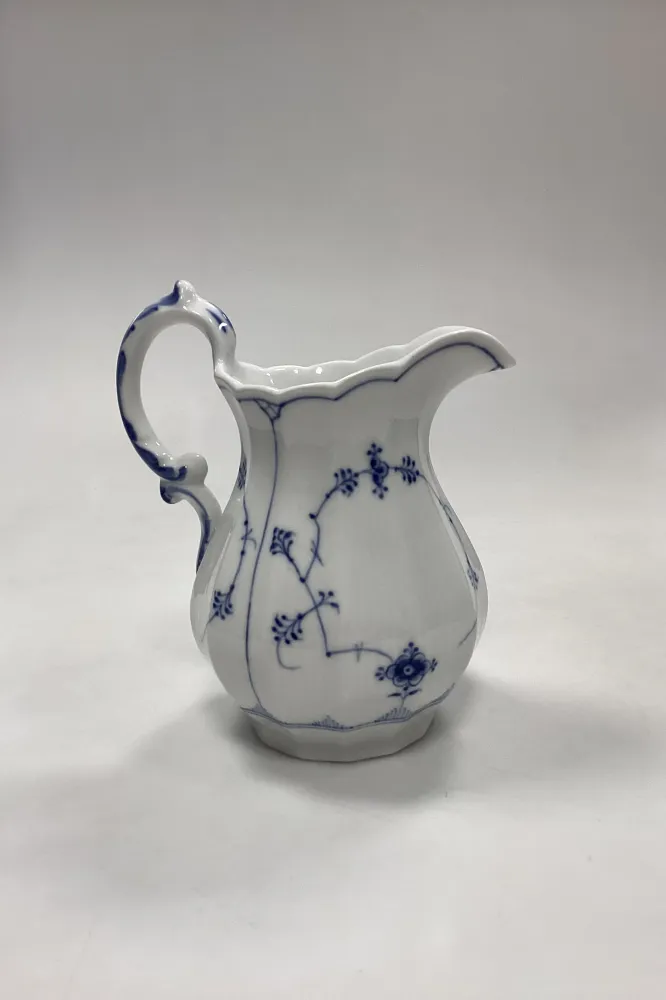 Royal Copenhagen Musselmalet Riflet Kande No. 355
