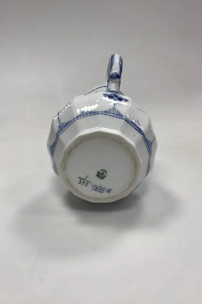 Royal Copenhagen Musselmalet Riflet Kande No. 355