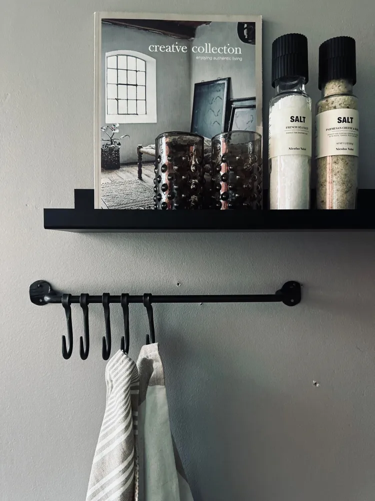 Knagerække m. 5 flytbar kroge