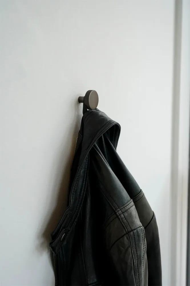 Møbelknop med diamond cut i bronze / bruneret messing - Østerbro • Chr. Jørgensen