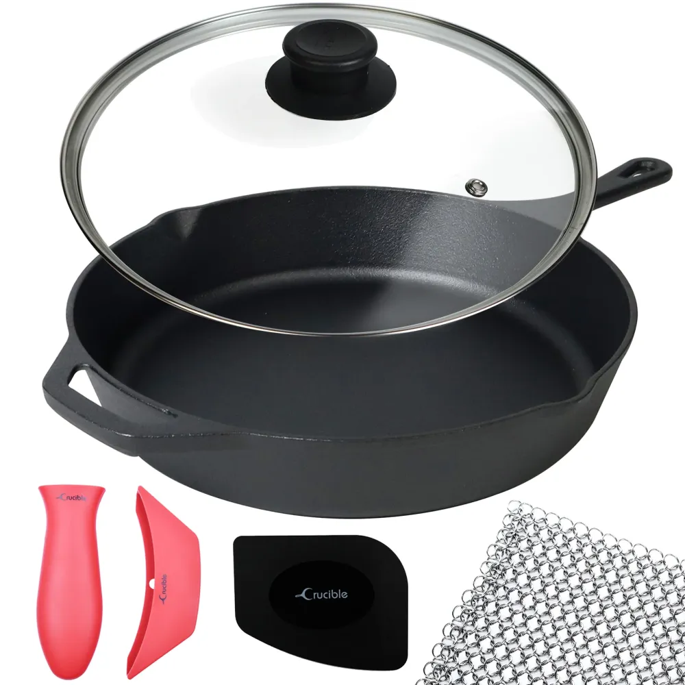 12-tommer (30,5 cm) støbejerns stegepandesæt, silikonehåndtagsholdere, glaslåg, støbejernsrenser, skraber