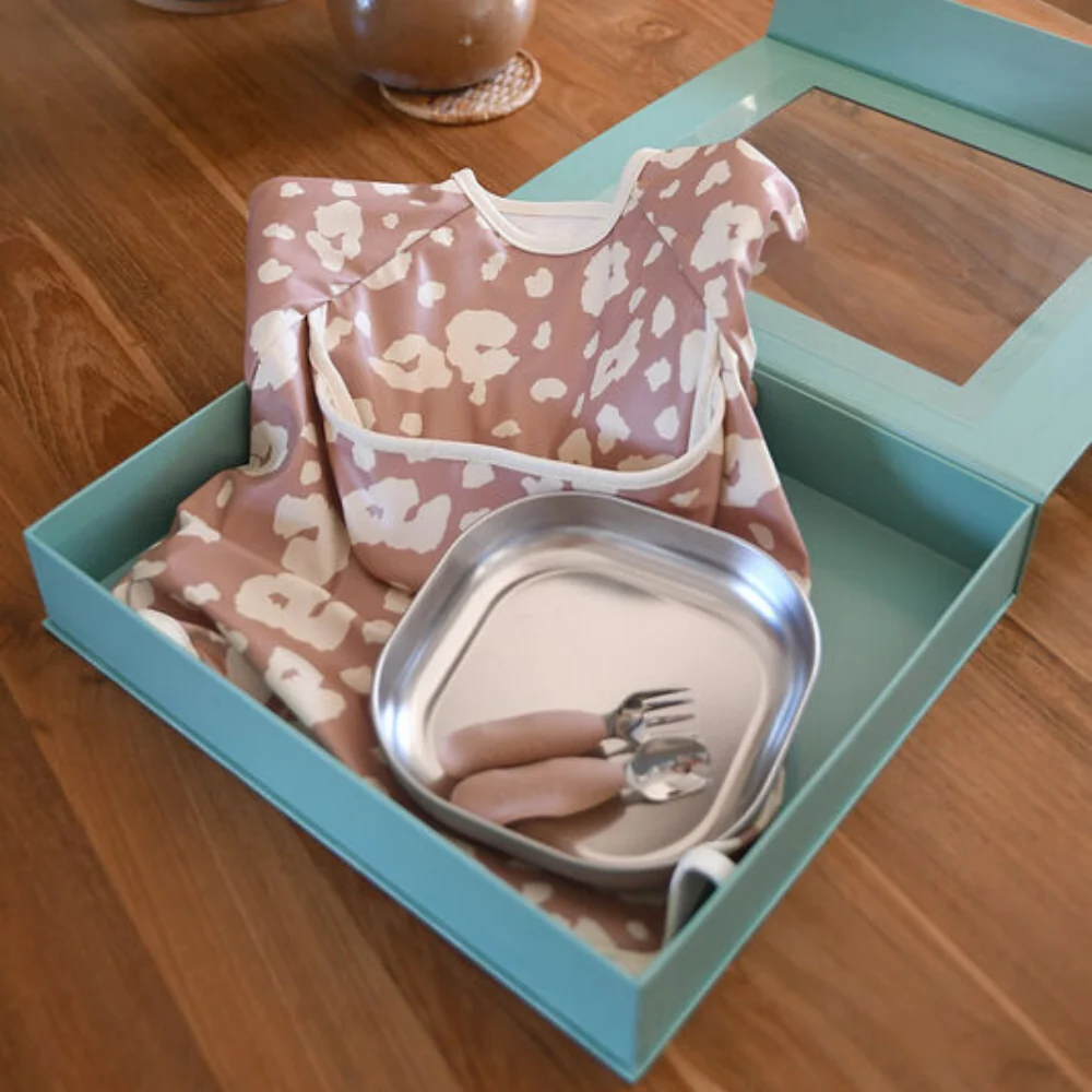 Beaba First Meals gavepakke 3-i-1 tallerken + bestik + hagesmæk Savannah Bloom
