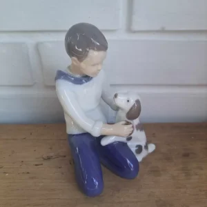 Bing & Grøndahl. Dreng med hund #2334