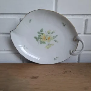 Bing & Grøndahl. Klitrose, Bladformet fad 25 cm. #199