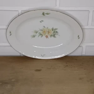 Bing & Grøndahl. Klitrose, Oval asiet 25 cm. #18