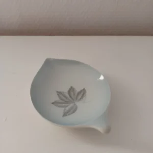Bing & Grøndahl. Løvfald, Smørkop bladform 10 cm. #200