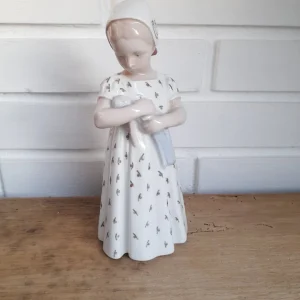 Bing & Grøndahl. Mary med dukke #1721