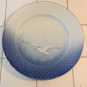 Bing & Grøndahl. Måge med guld, Dyb tallerken 21 cm. #23