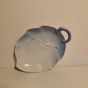 Bing & Grøndahl. Måge uden guld, Asiet blad 19 cm. #198