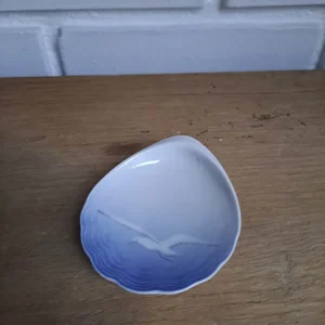 Bing & Grøndahl. Måge uden guld, Musling asiet 8,5 cm. #200