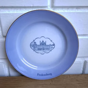 Bing & Grøndahl. Slotsstellet, Kagetallerken 17 cm. #616. Frederiksborg
