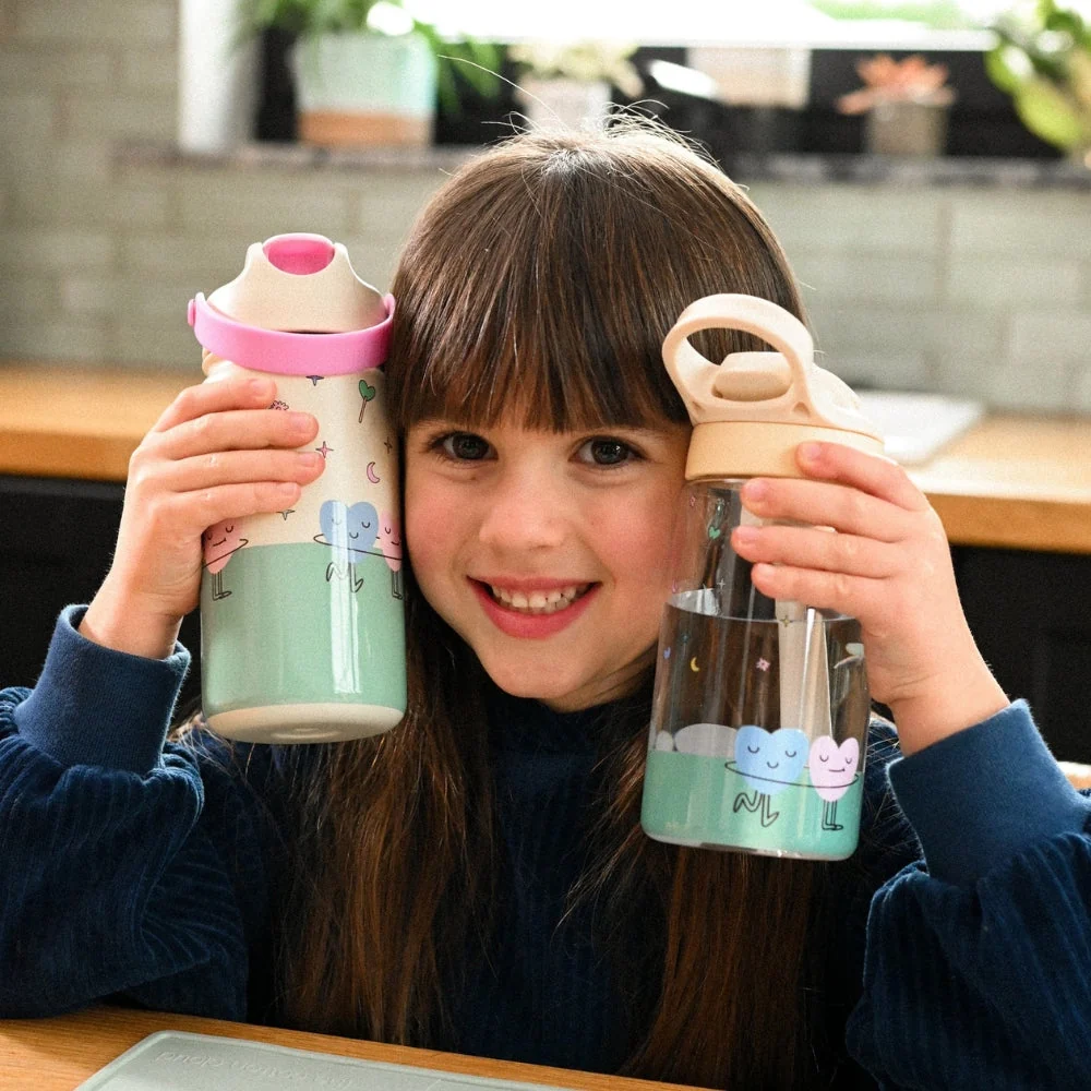 Cotton Cloud børneflaske i Tritan med dansende hjerter, 480 ml