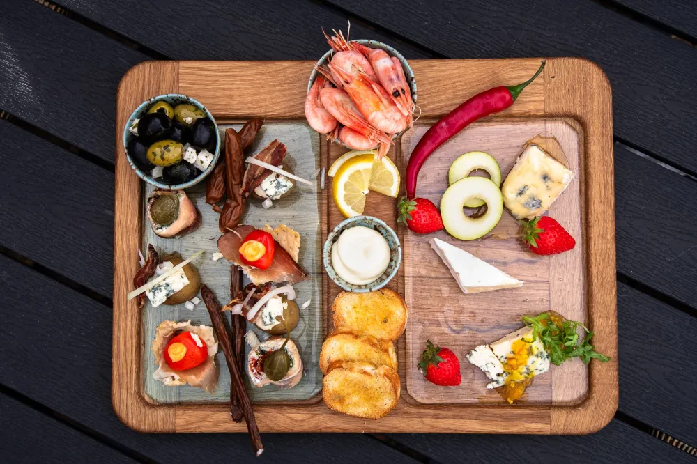 Eat on Bornholm - Glasplade str. 3 - Klippen