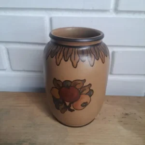 L. Hjort. Vase 15,5 cm. #54