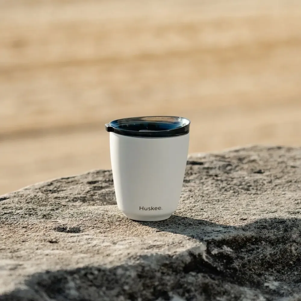 Huskee Stål krus 235 ml – holdbar kaffekop i hvid