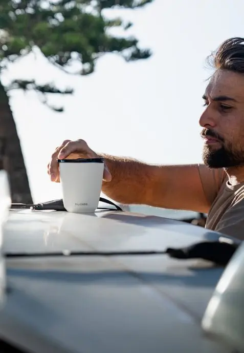 Huskee Stål krus 235 ml – holdbar kaffekop i hvid
