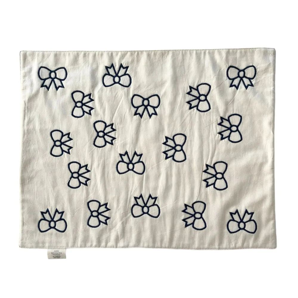 Jou Embroidery dækkeserviet - Bows Navy