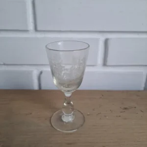 Kastrup. Glas med hjorte 10,5 cm.