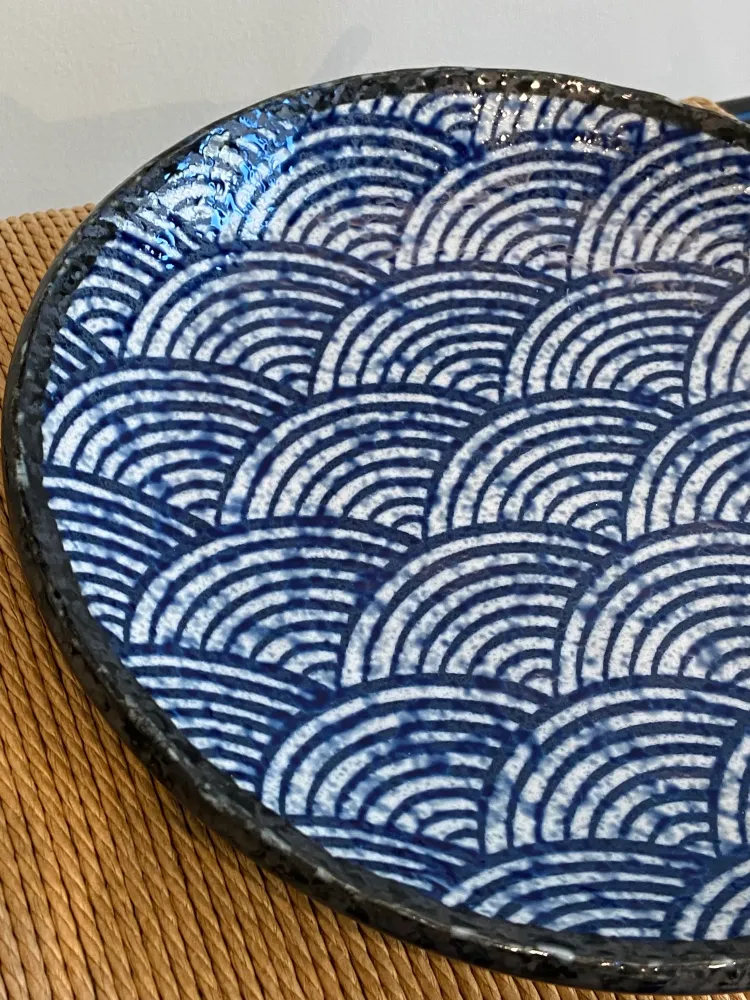 Middagstallerken med japansk bølgemotiv- 40 %