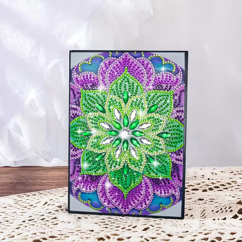 Notesbog med smuk blå og grøn mandala blomst