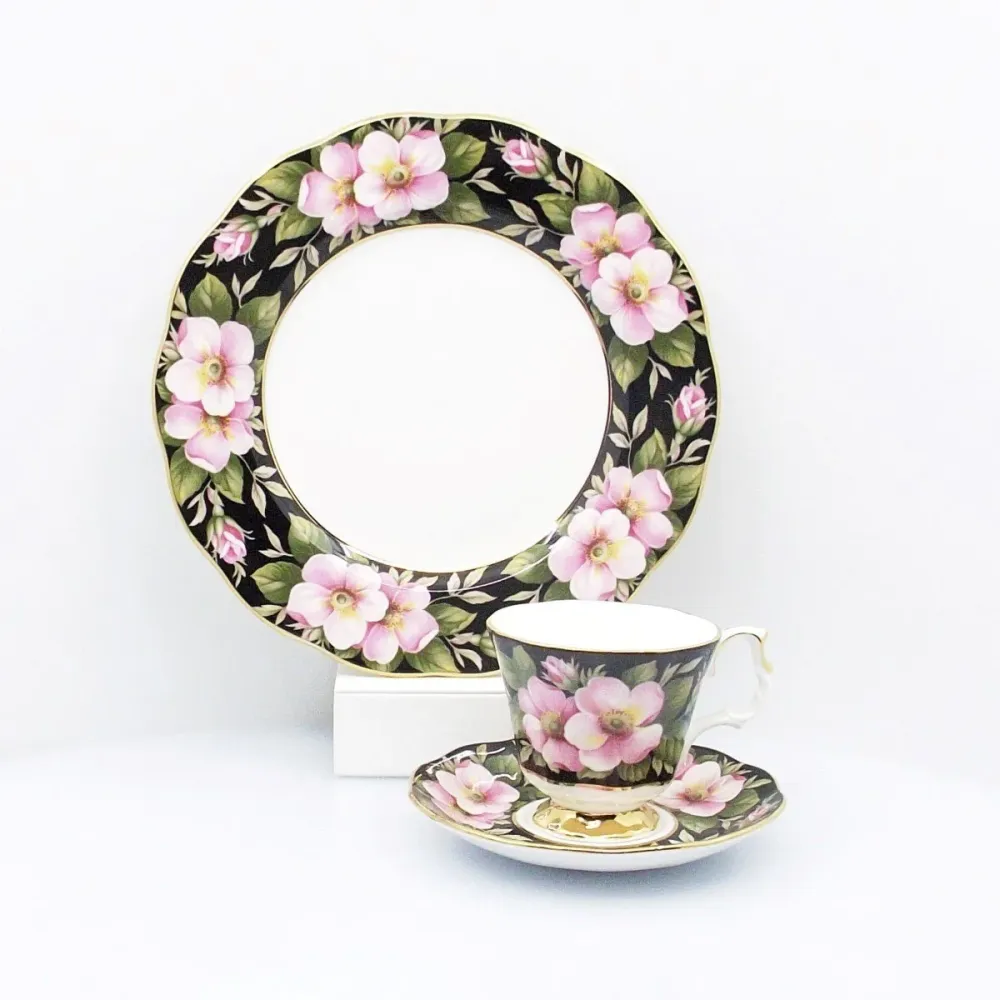 Royal Albert service 6 kaffekopper + 6 desserttallerkener Alberta Rose benporcelæn porcelæn guld finish /0521