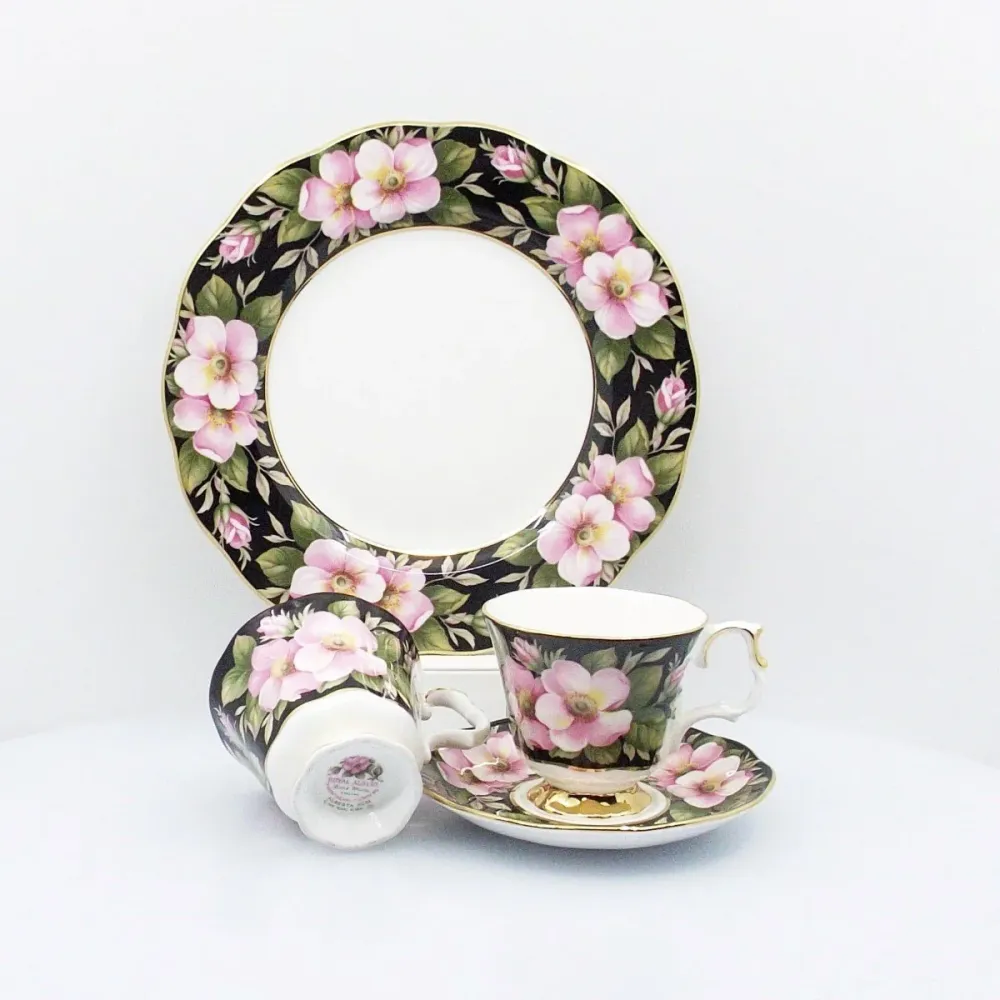 Royal Albert service 6 kaffekopper + 6 desserttallerkener Alberta Rose benporcelæn porcelæn guld finish /0521