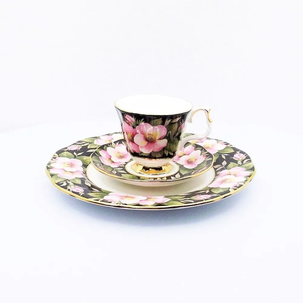 Royal Albert service 6 kaffekopper + 6 desserttallerkener Alberta Rose benporcelæn porcelæn guld finish /0521