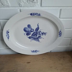 Royal Copenhagen. Blå blomst flettet, Ovalt fad 36 cm. #10/8017