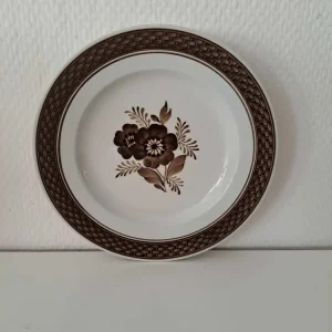 Royal Copenhagen. Brun Tranquebar, Kagetallerken 17 cm. 1. sort. #1842