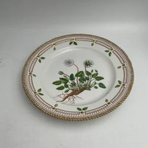 Royal Copenhagen Flora Danica Frokosttallerken No. 20/3550