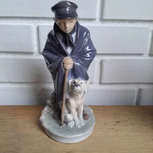 Royal Copenhagen. Hyrde med hund #782