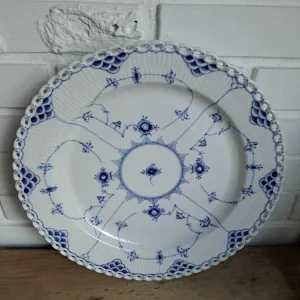 Royal Copenhagen. Musselmalet Helblonde, Rundt fad 33,5 cm. #1/1041