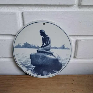 Royal Copenhagen. Smørrebrik med Den Lille Havfrue 14 cm. #2/1665