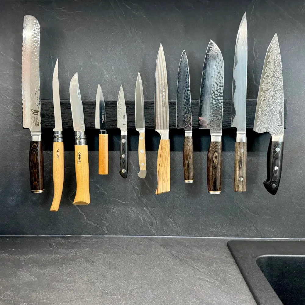 Blackboard Standard - smal sortbejdset knivskinne i længder fra 30 - 120 cm og bredder fra 4,5 - 8,5 cm. Rune-Jakobsen Woo...